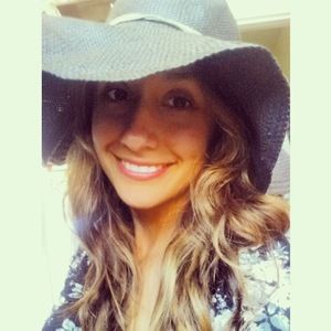 Meet your Posher, Angela